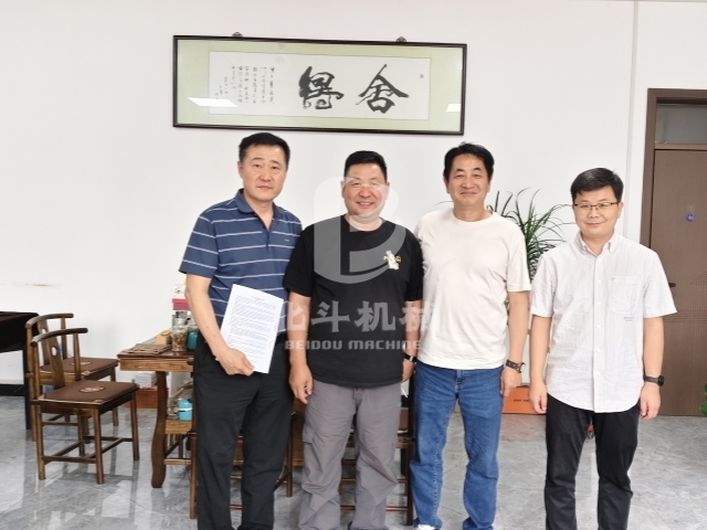 跨越山海的协作!91美女视频网站机械与韩国客户签约